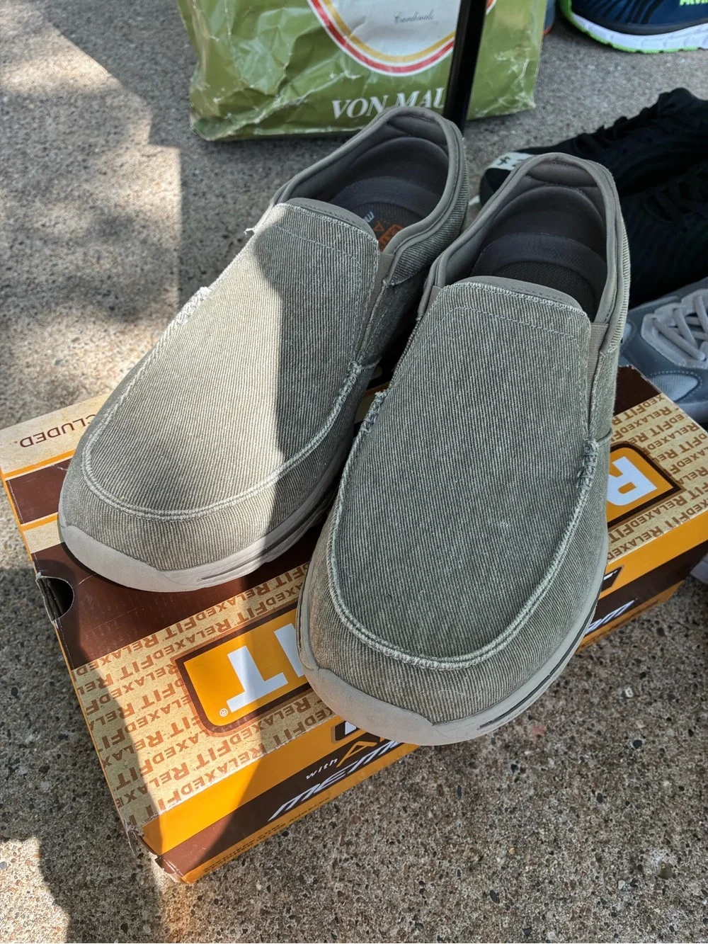 Skechers Men's Slip-On Casual Canvas Shoes in Light Olive